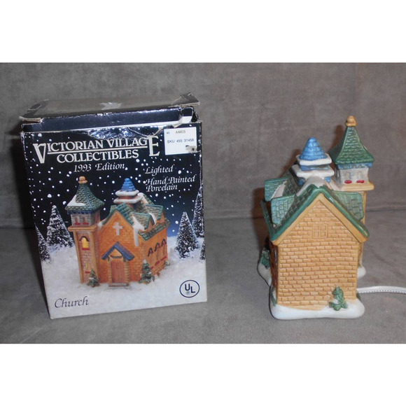 Victorian Village Collectibles 1993 Ed Church w/Box Lights Up Christmas Vintage - Picture 4 of 8